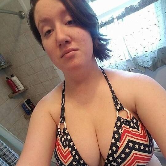 I’m available for fun 💋 - Image 3